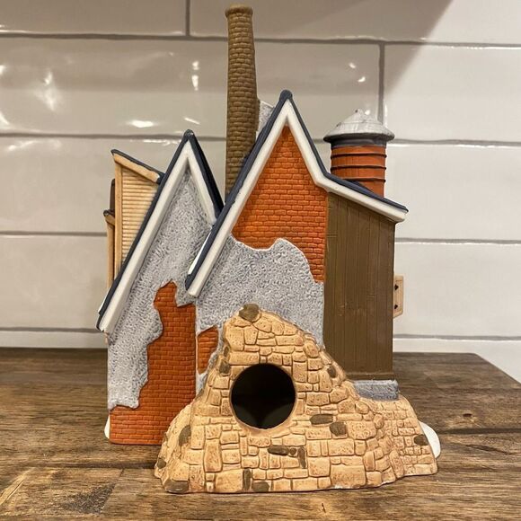 Department 56 Yankee Jud Bell Casting New England Village #5643-0 Heritage - Picture 3 of 11